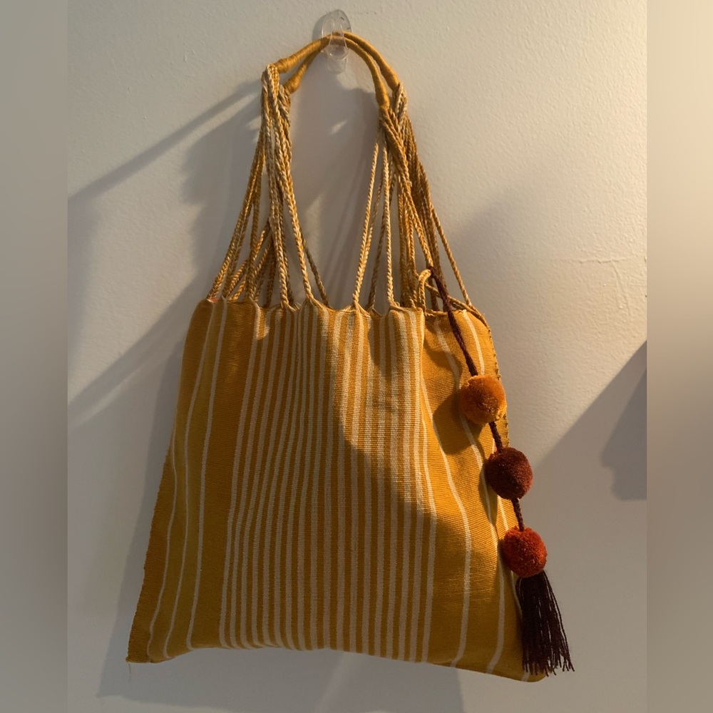 Traditional artesanal should bag